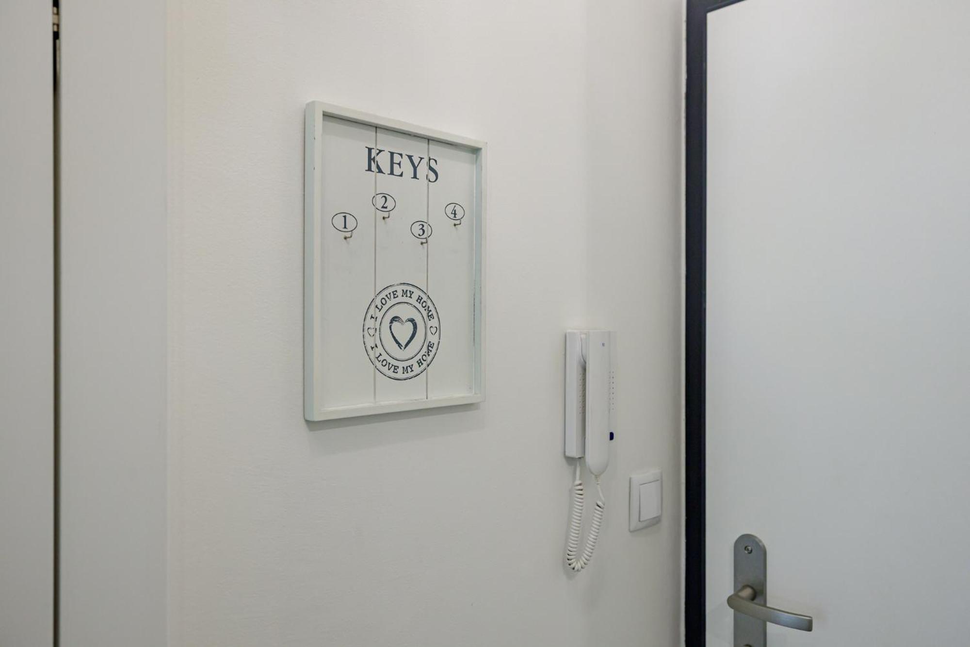 Apartmán Ahoj Park, Terrace Vibes Studio, Private Parking Bratislava