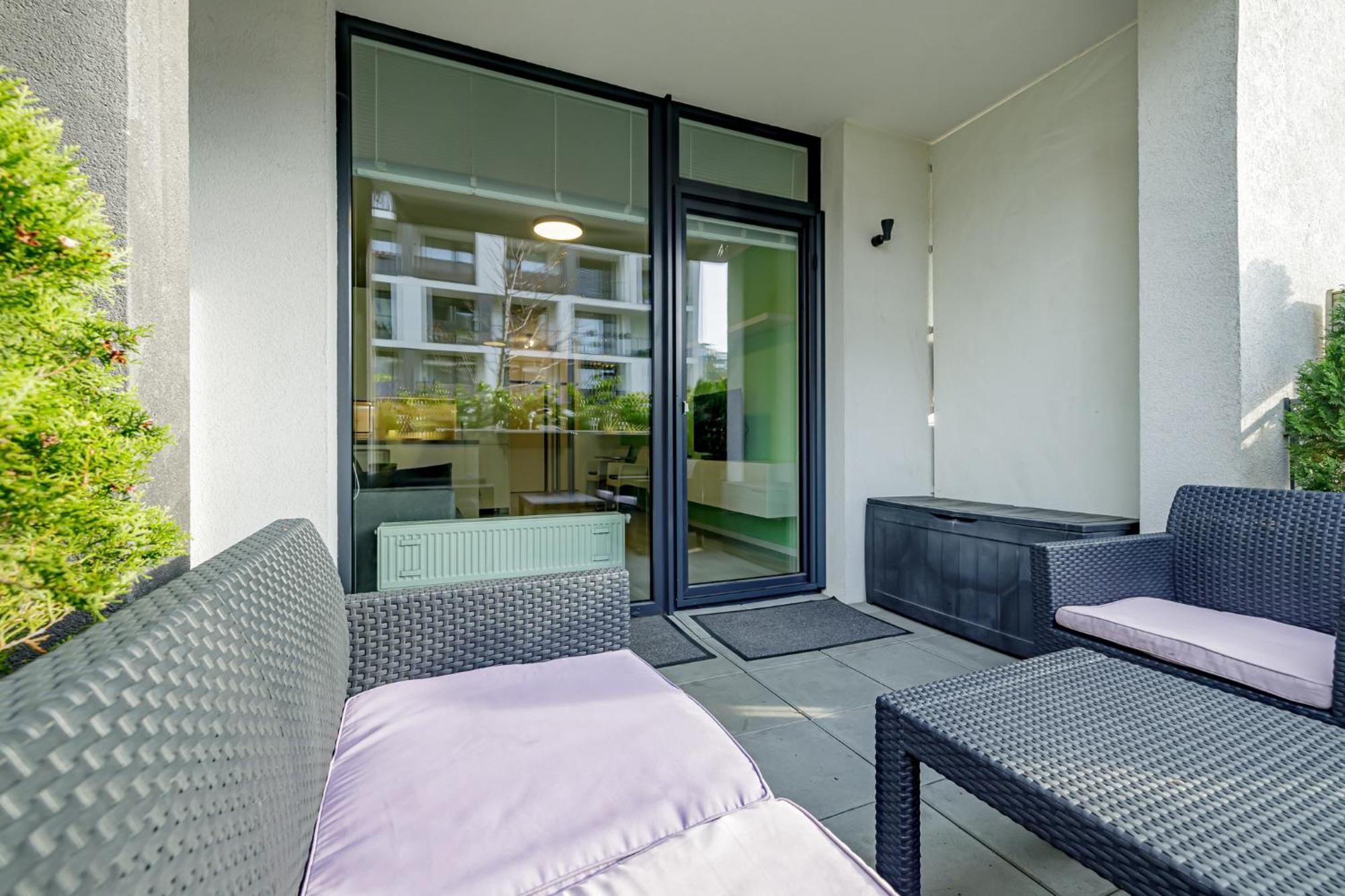 Ahoj Park, Terrace Vibes Studio, Private Parking Apartmán *